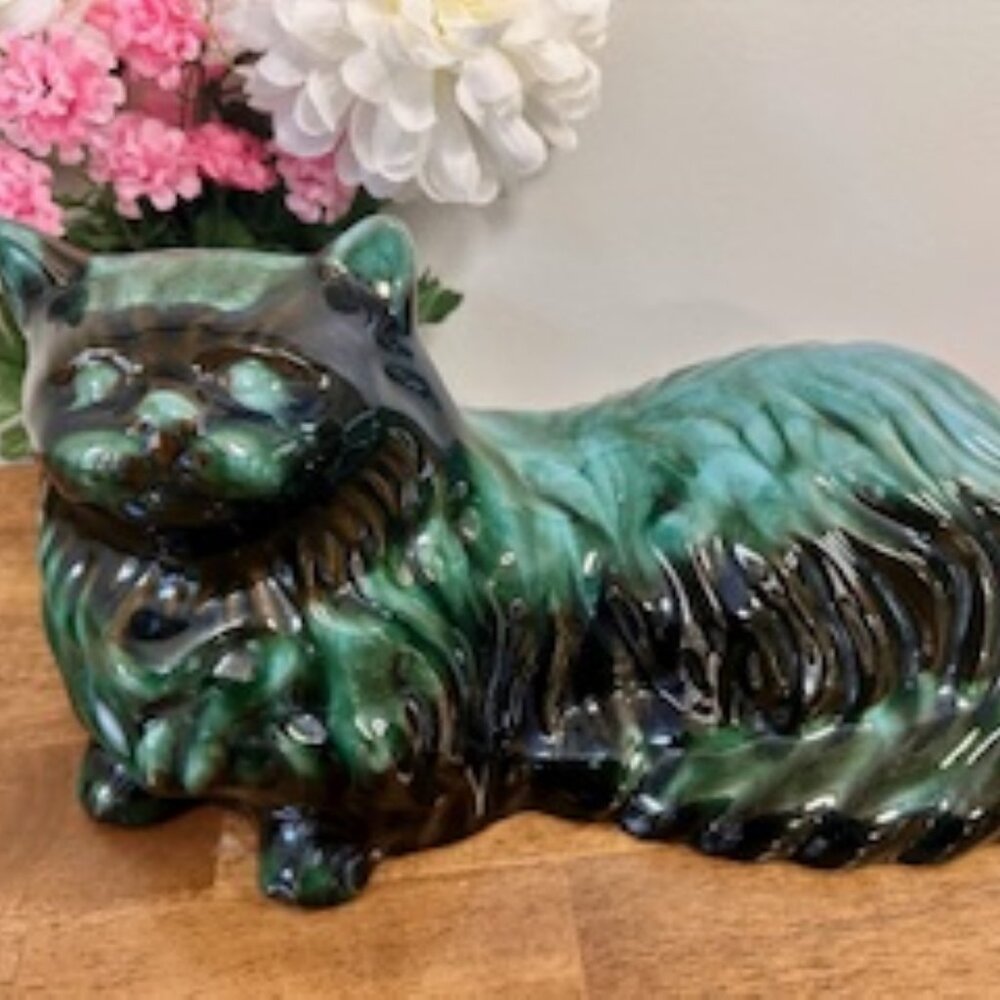 Blue Mountain Pottery Large Long-Haired Cat Figurine Vintage BMP Decor